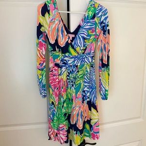Lilly Pulitzer V-Neck dress in beautiful print! Size small
